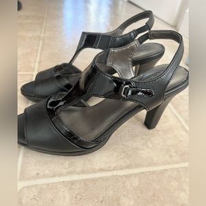 =NEW!  LIFESTRIDE Black Strappy Heels Sz 5=